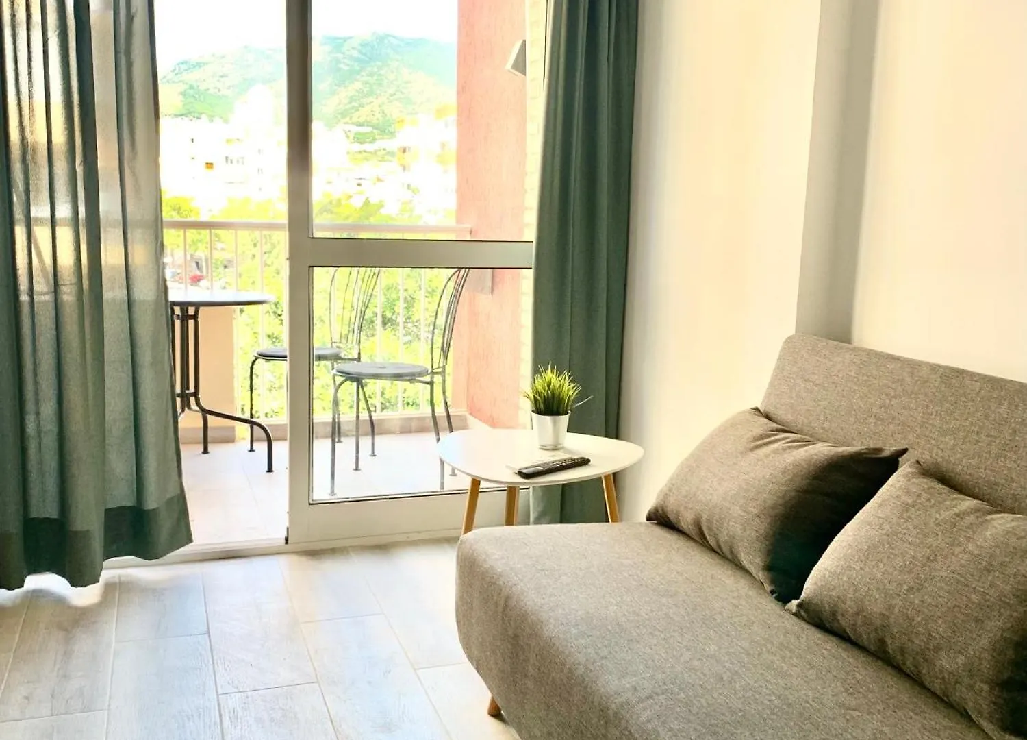 Apartamento Premium Con Piscina - Recepcion 24Hs Benalmadena Apartment